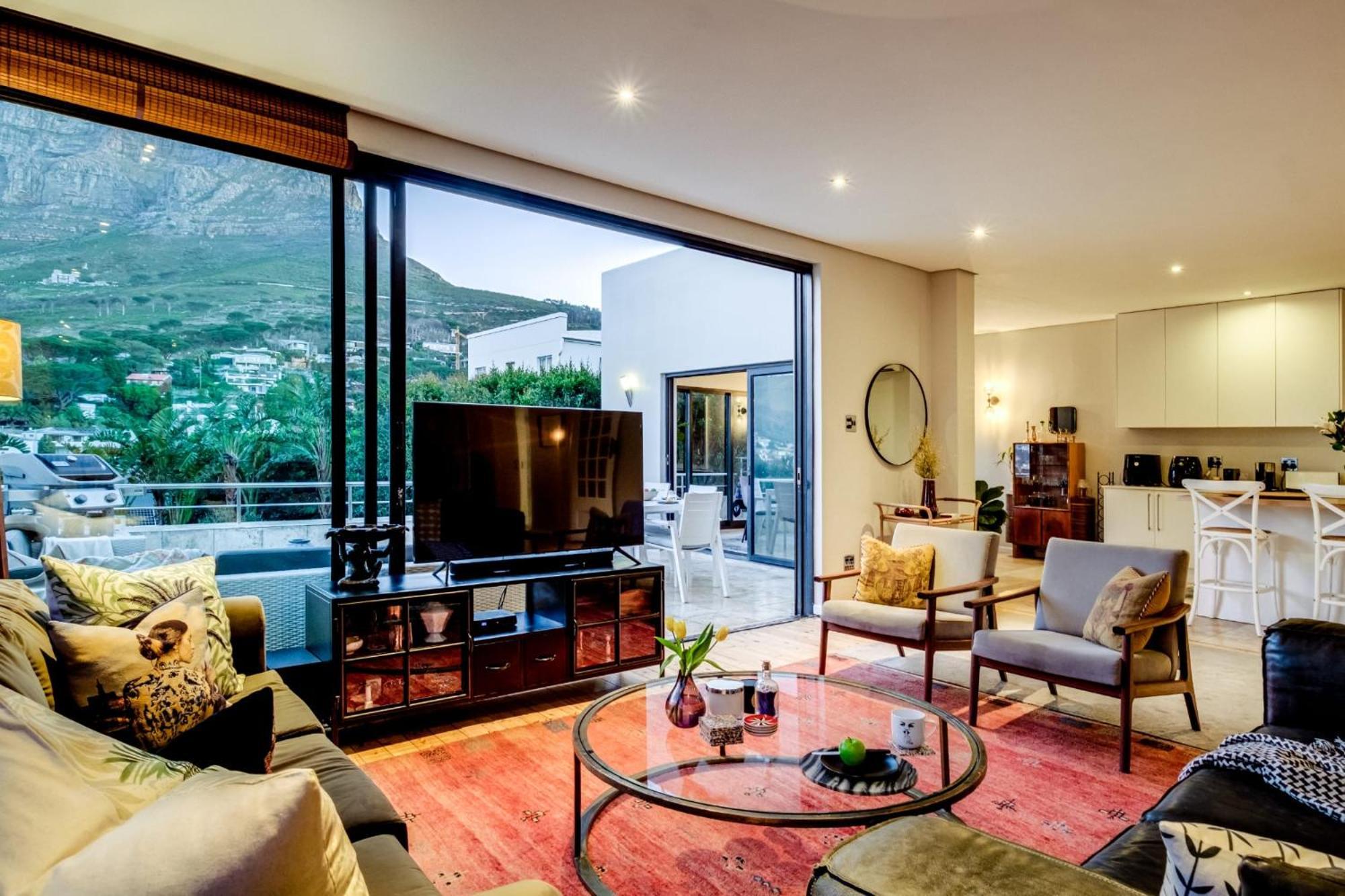 La Vue Table Mountain Villa